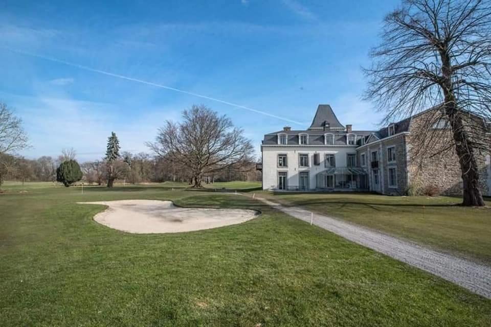 La Chambre Du Chateau De Bernalmont Lüttich Exterior foto